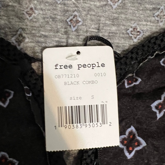 FREE PEOPLE Macra Maze Me Fringed Peasant Top XS - Picture 3 of 4